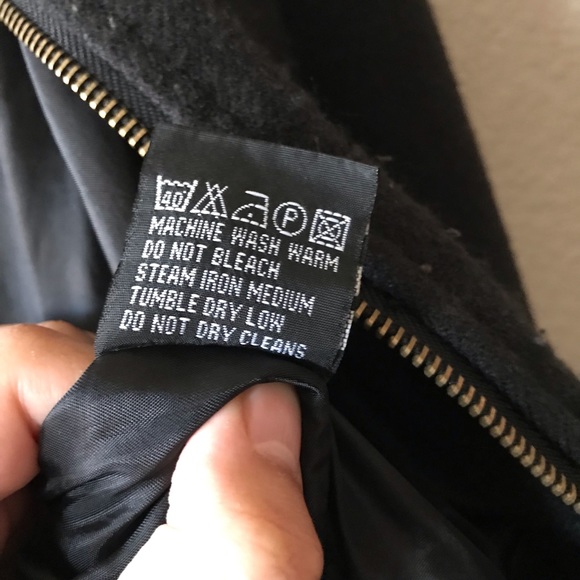 Black bomber jacket. - Picture 6 of 7